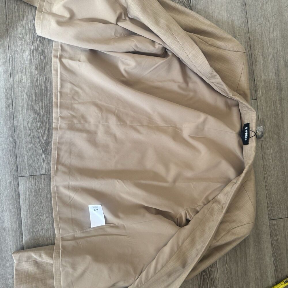 NEW Express Blazer Women's Tan Beige Sz M Cropped Double Breasted Shoulder Pads - Picture 14 of 16